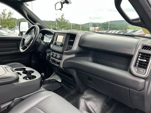 Used 2023 RAM 2500 Tradesman w/ Chrome Appearance Group AWD/4WD image 15