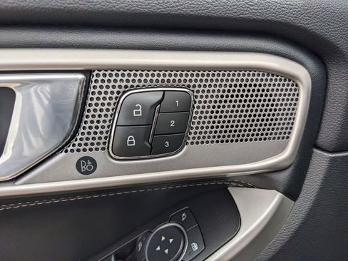 Used 2021 Ford Explorer Limited w/ Equipment Group 301A image 21