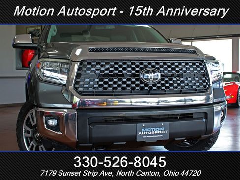 Used 2018 Toyota Tundra SR5 w/ TRD Off Road Package AWD/4WD image 54