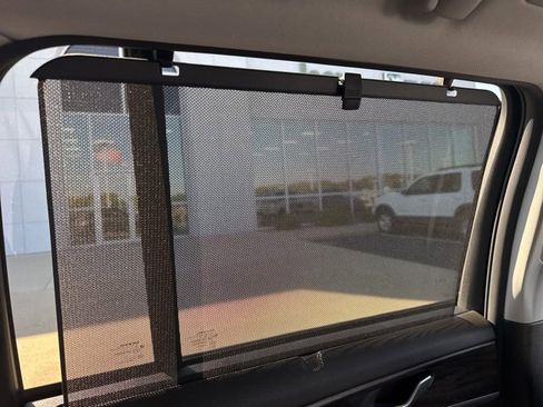 Used 2023 Jeep Grand Cherokee Limited w/ Luxury Tech Group II image 18