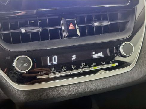 Used 2025 Toyota Corolla LE FWD image 24