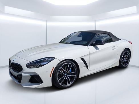 Used 2022 BMW Z4 M40i w/ Premium Package RWD image 10