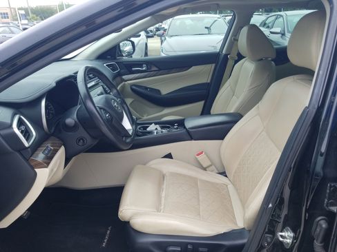 Used 2017 Nissan Maxima Platinum FWD image 10
