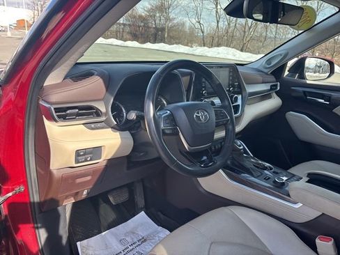 Used 2020 Toyota Highlander Limited image 48