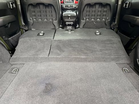 Used 2021 Jeep Wrangler Unlimited Rubicon image 14