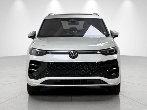 New 2026 Volkswagen Tiguan SEL R-Line AWD/4WD image 8