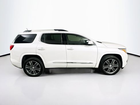 Used 2019 GMC Acadia Denali w/ Technology Package FWD image 10
