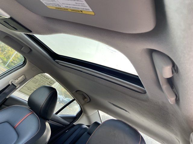 Used 2020 Nissan Sentra SR w/ Premium Package FWD image 29
