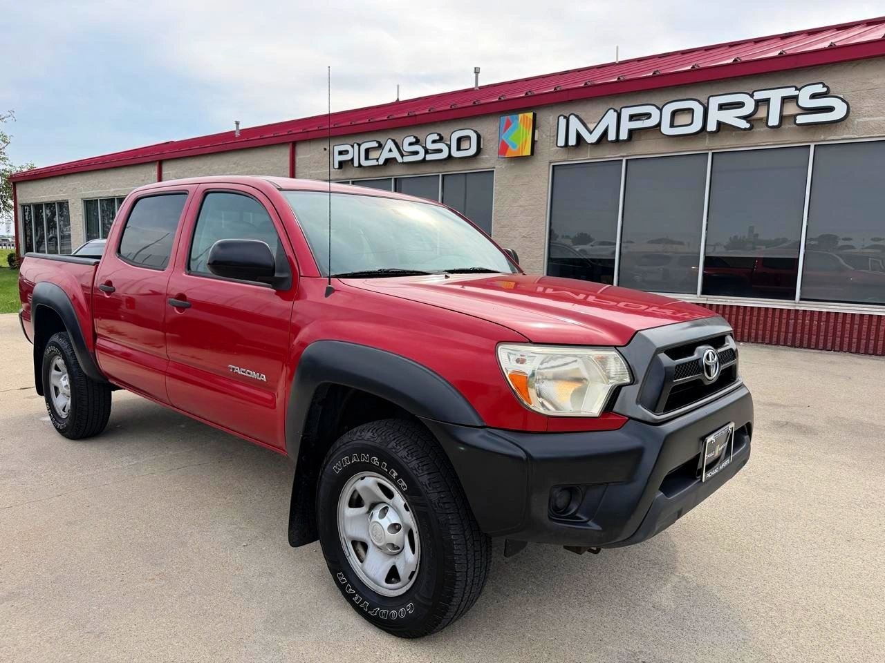 Used 2014 Toyota Tacoma PreRunner w/ Convenience Package RWD image 3