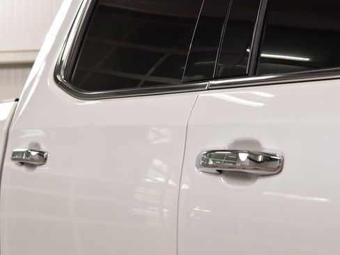 Used 2024 Chevrolet Silverado 1500 High Country w/ High Country Premium Package AWD/4WD image 18