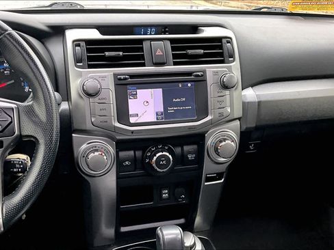 Used 2016 Toyota 4Runner SR5 Premium image 6