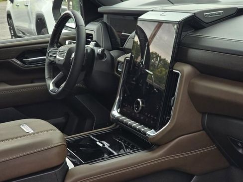 New 2026 GMC Yukon XL Denali Ultimate w/ LPO, Floor Liner Package AWD/4WD image 9