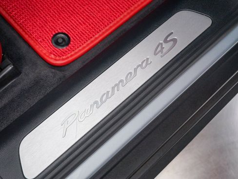 Used 2018 Porsche Panamera 4S image 17