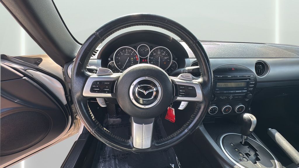 Used 2009 MAZDA MX-5 Miata Touring RWD image 16