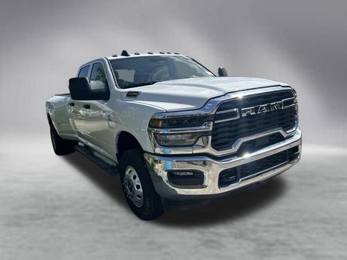 Used 2025 RAM 3500 Tradesman w/ Chrome Appearance Group AWD/4WD image 3