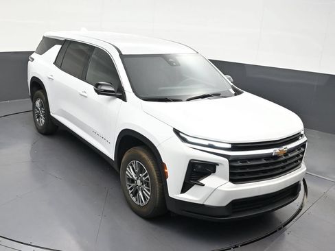 Used 2024 Chevrolet Traverse LS FWD image 21