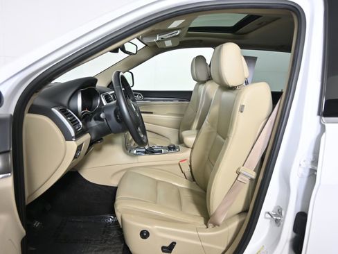 Used 2018 Jeep Grand Cherokee Limited w/ Trailer Tow Group IV image 20