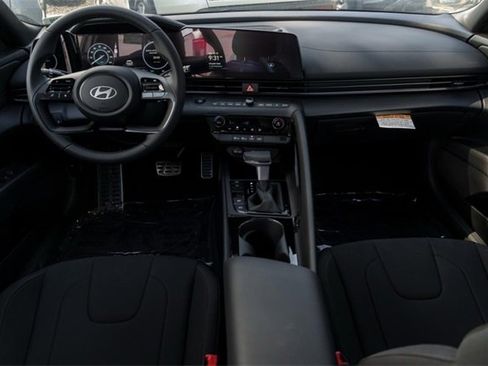 New 2025 Hyundai Elantra SEL image 21