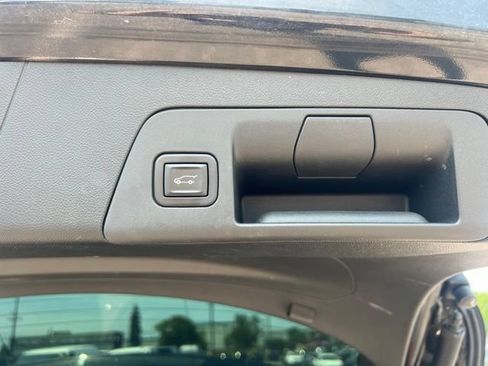 Used 2021 Buick Envision Essence FWD image 14