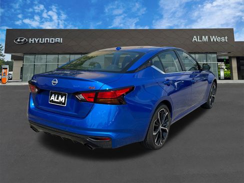 Used 2025 Nissan Altima 2.5 SR FWD image 5