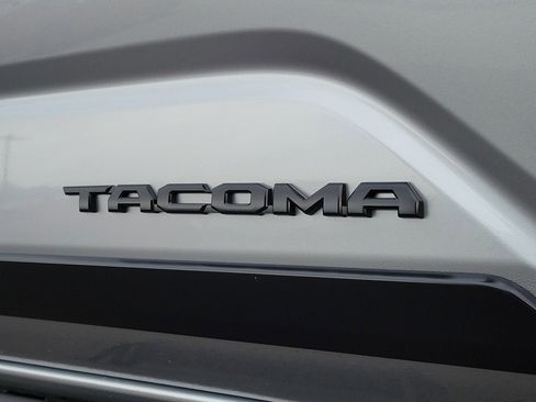 Used 2025 Toyota Tacoma TRD Off-Road image 6