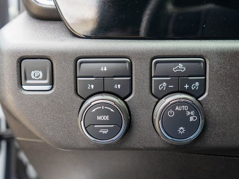 Used 2024 Chevrolet Silverado 2500 LT image 17