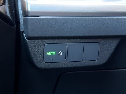 Used 2024 Audi Q4 e-tron Premium Plus AWD/4WD image 37
