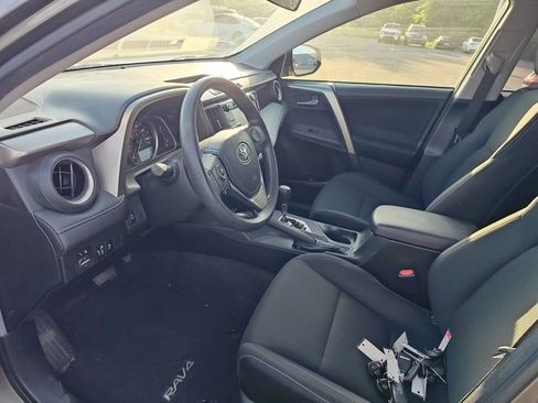 Used 2014 Toyota RAV4 XLE AWD/4WD image 8