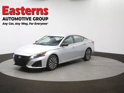 Used 2024 Nissan Altima 2.5 SV FWD image 55