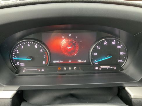 Used 2022 Ford Explorer XLT w/ Equipment Group 202A AWD/4WD image 51