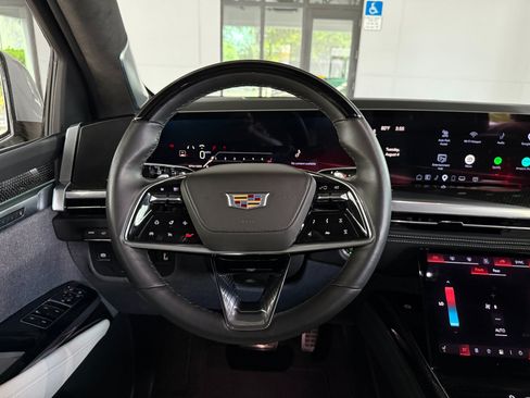 Used 2025 Cadillac Escalade V AWD/4WD image 41