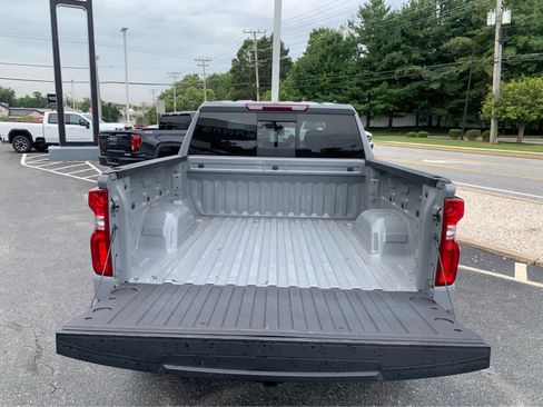 Used 2024 Chevrolet Silverado 1500 LT Trail Boss w/ Convenience Package II image 4