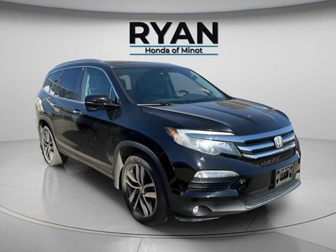 Used 2017 Honda Pilot Touring image 3