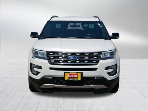Used 2017 Ford Explorer XLT w/ Equipment Group 202A AWD/4WD image 2