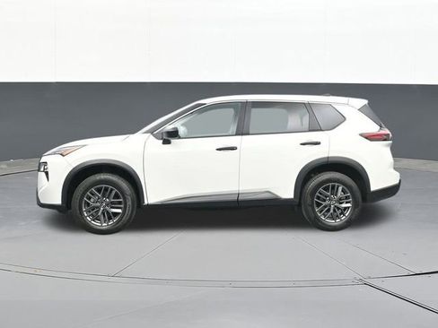 Used 2024 Nissan Rogue S image 8