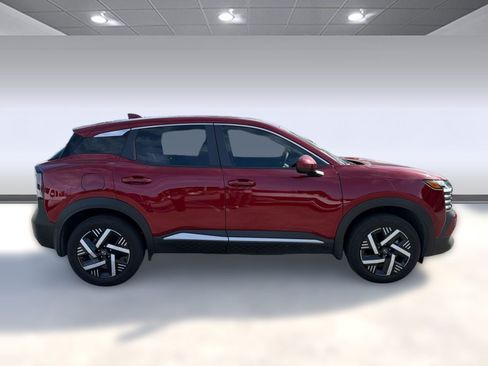 Used 2025 Nissan Kicks SV FWD image 8