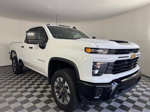 Used 2024 Chevrolet Silverado 2500 Custom w/ Custom Value Package AWD/4WD image 6
