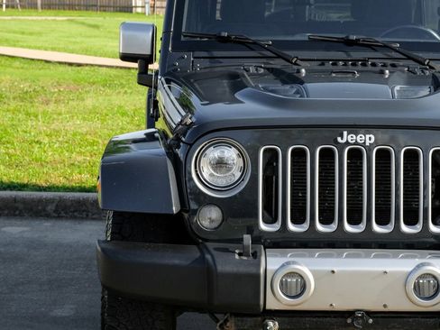 Used 2017 Jeep Wrangler Unlimited Sahara w/ Quick Order Package 24E Chief AWD/4WD image 46
