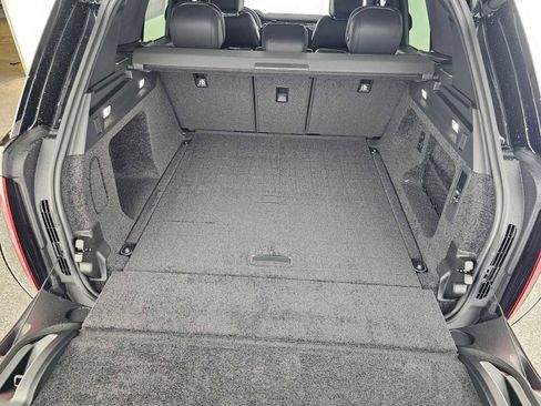 New 2026 Land Rover Range Rover SE image 14