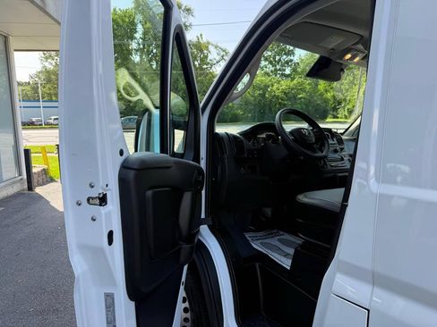 Used 2026 RAM ProMaster 2500 w/ Convenience Group FWD image 15