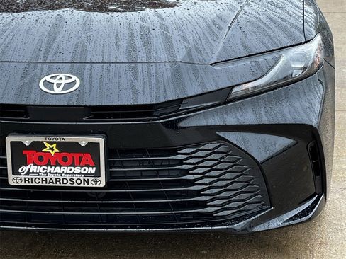 Used 2025 Toyota Camry LE image 8