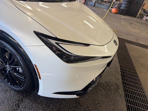 Used 2025 Toyota Prius AWD image 28