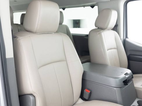 Used 2016 Nissan NV 3500 SL image 28