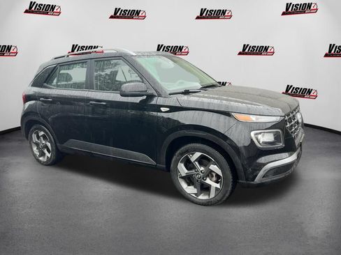 Certified 2024 Hyundai Venue SEL FWD image 2