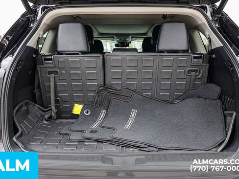 Used 2021 Toyota Highlander Platinum image 25