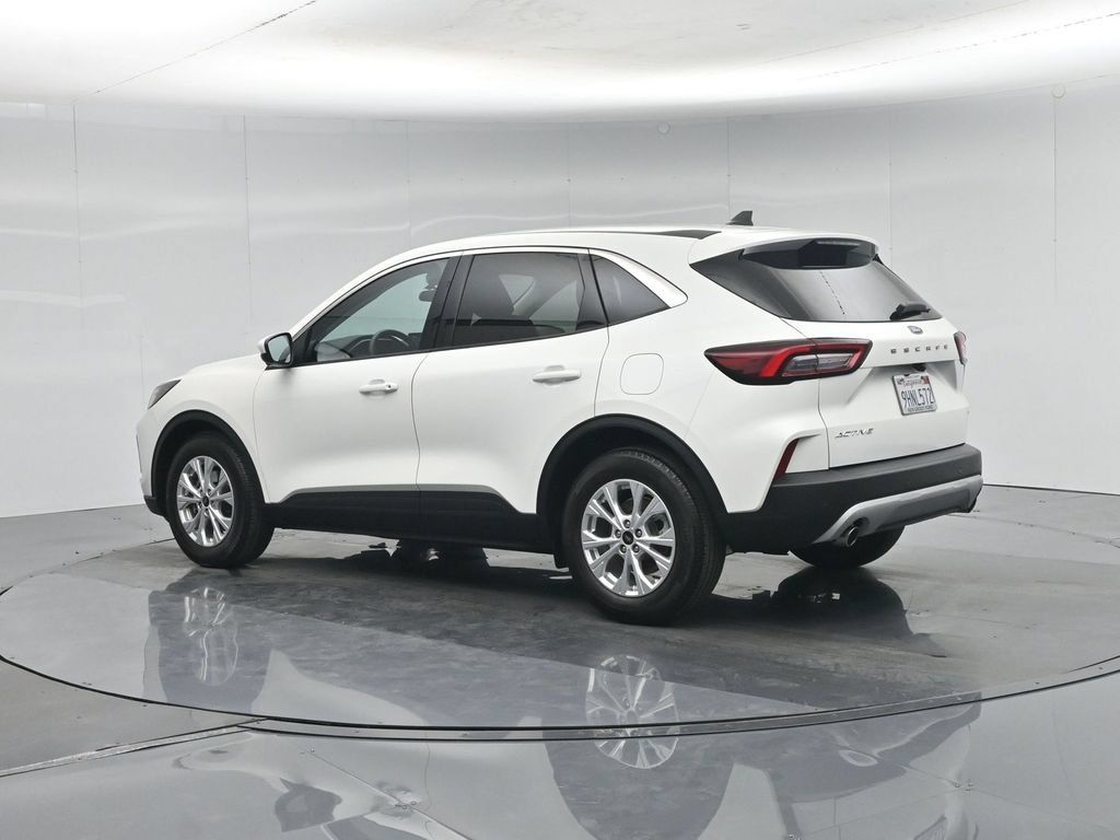Used 2023 Ford Escape Active w/ Tech Pack #2 FWD image 7