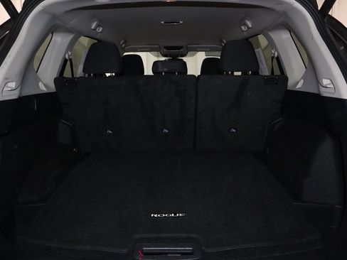 Certified 2025 Nissan Rogue SV image 13