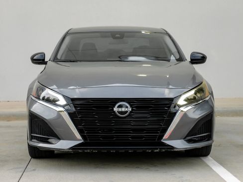 Used 2023 Nissan Altima 2.5 SR image 5