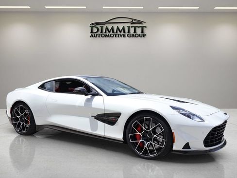 Used 2025 Aston Martin Vanquish RWD image 7