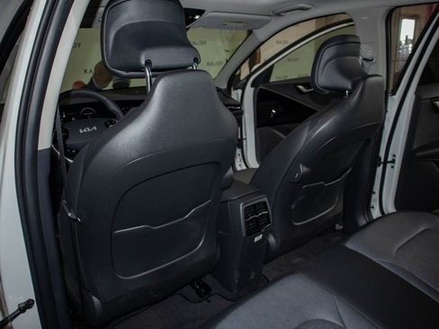 New 2023 Kia Niro Wave FWD image 10